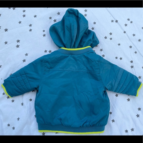 Baby padded bomber coat. Removable  hood. 3 months - Picture 3 of 4